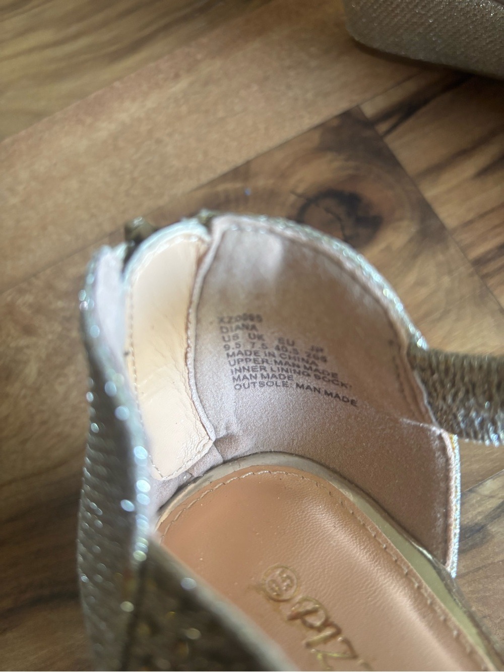 Gold Sparkle Wedge Sandals Women Size 9.5 - Picture 8 of 11